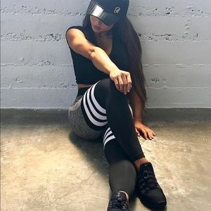 Bombshell sports wear leggings
